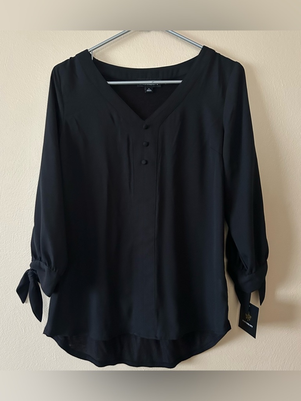 FORTUNE + IVY Black Tie-Detail Blouse